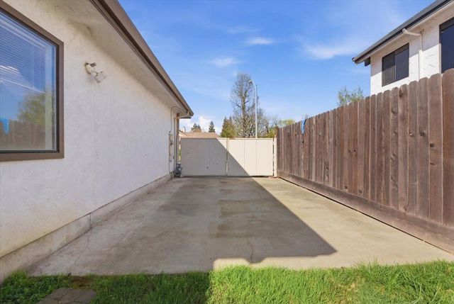 2315 W Vine St, Lodi, CA 95242