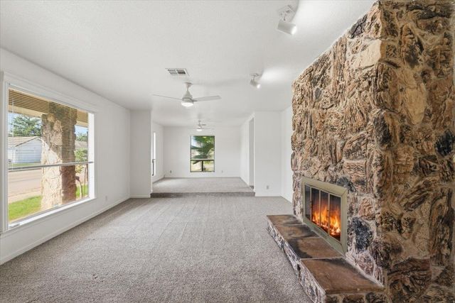 2315 W Vine St, Lodi, CA 95242