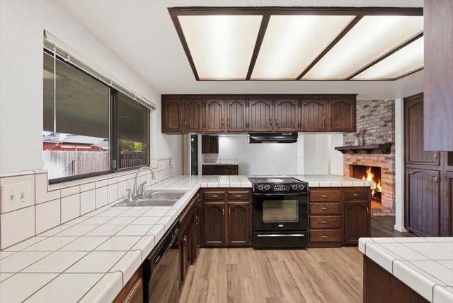 2315 W Vine St, Lodi, CA 95242