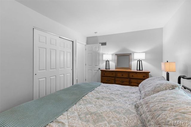 1338 Greenmar Drive, Fenton, MO 63026