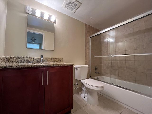 3700 NW 21st Street 304, Lauderdale Lakes, FL 33311