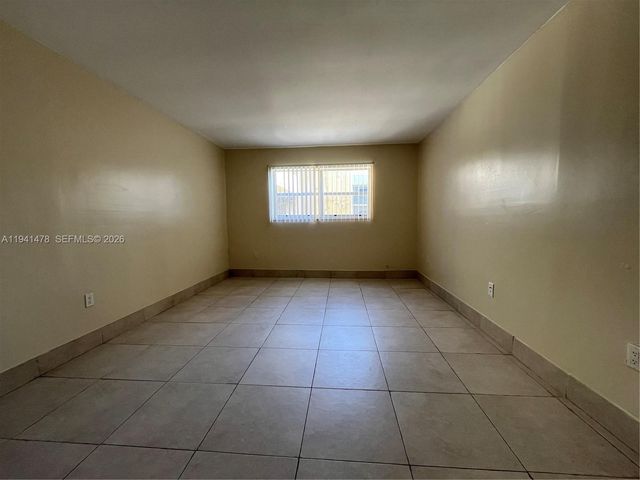 3700 NW 21st Street 304, Lauderdale Lakes, FL 33311