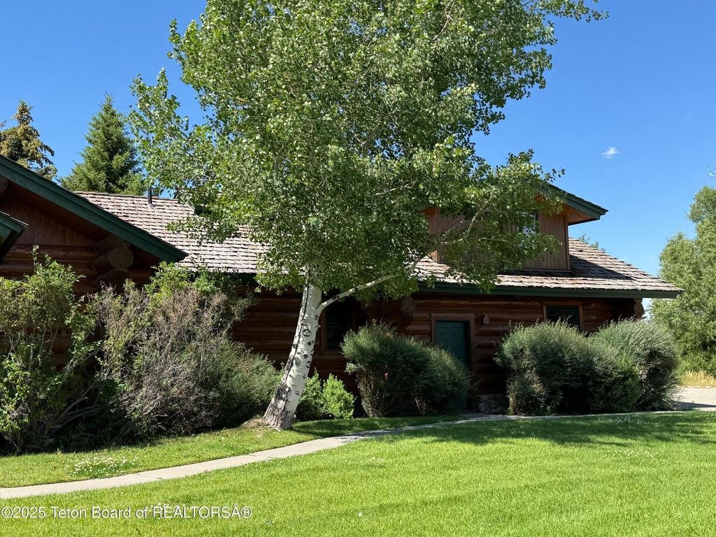 400 W MOULTON LOOP, Jackson, WY 83001 photo 4