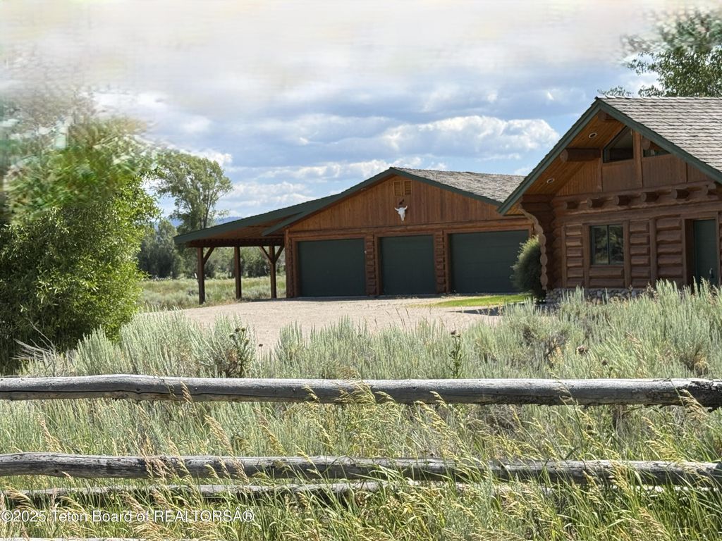 400 W MOULTON LOOP, Jackson, WY 83001 photo 7