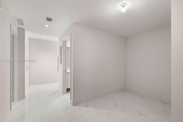 700 NE 24th ST 2402, Miami, FL 33137