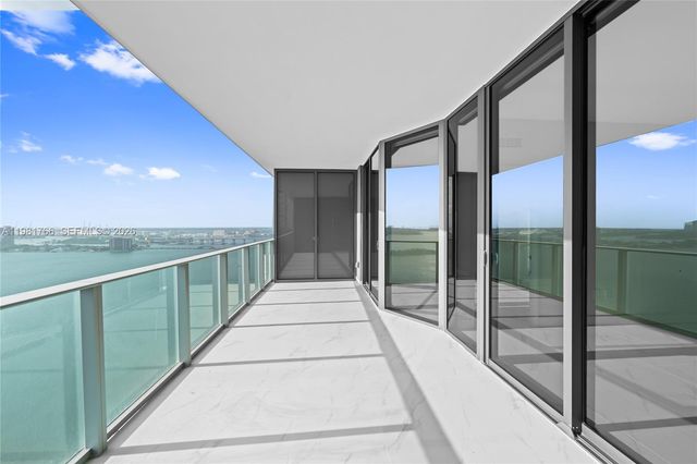 700 NE 24th ST 2402, Miami, FL 33137