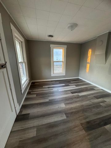 805 N Kansas Expressway Expressway, Springfield, MO 65802