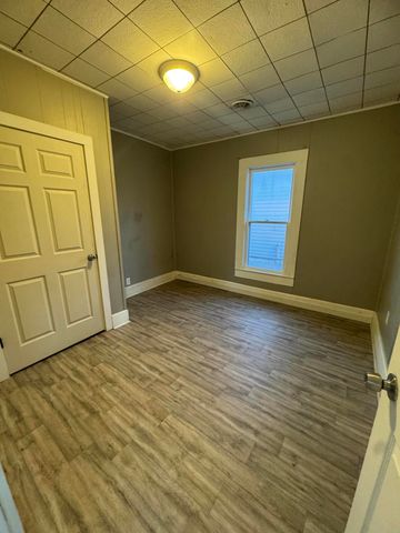 805 N Kansas Expressway Expressway, Springfield, MO 65802