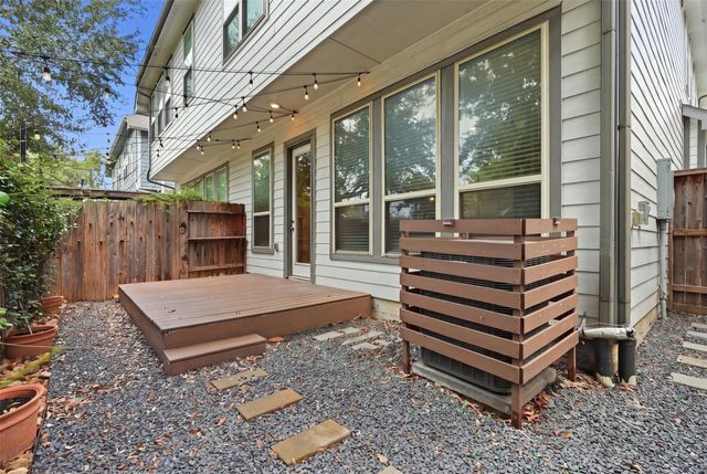 4739 Glen Isle Drive, Houston, TX 77009