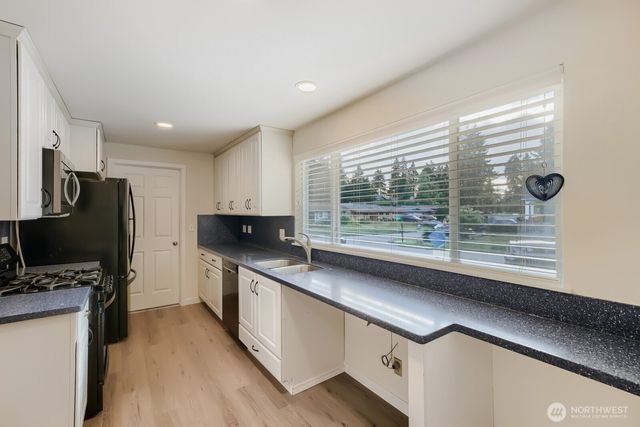 32424 10th Place S, Federal Way, WA 98003