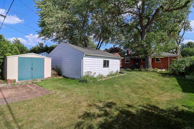 21101 Yale Street, St Clair Shores, MI 48081