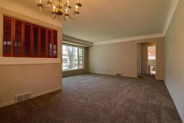 21101 Yale Street, St Clair Shores, MI 48081