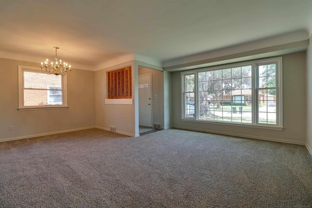 21101 Yale Street, St Clair Shores, MI 48081