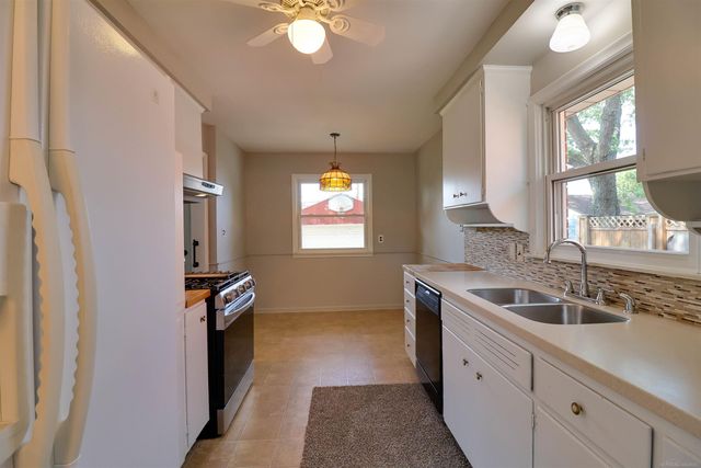 21101 Yale Street, St Clair Shores, MI 48081