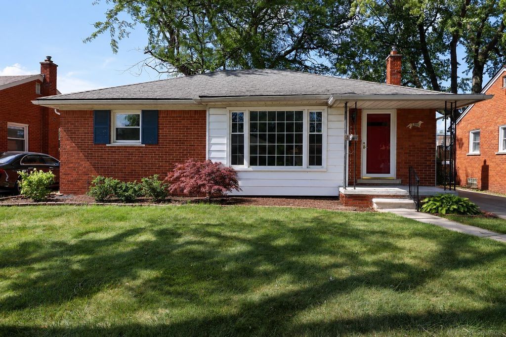 21101 Yale Street, St Clair Shores, MI 48081