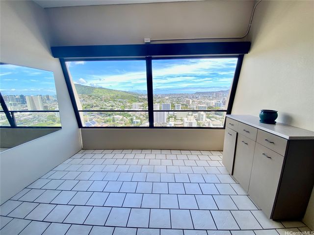 1717 Mott Smith Drive 3, Honolulu, HI 96822