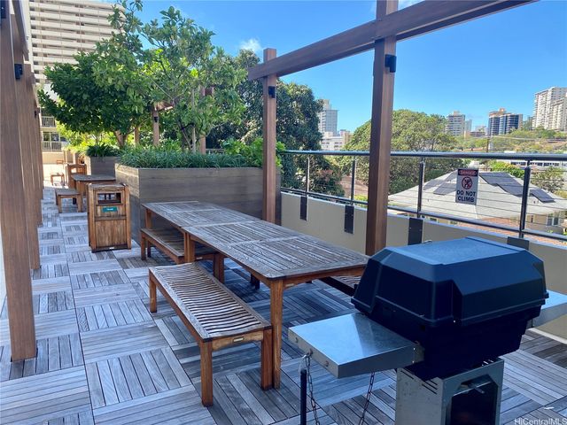 1717 Mott Smith Drive 3, Honolulu, HI 96822