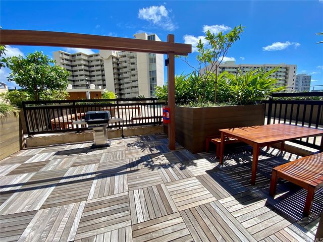 1717 Mott Smith Drive 3, Honolulu, HI 96822
