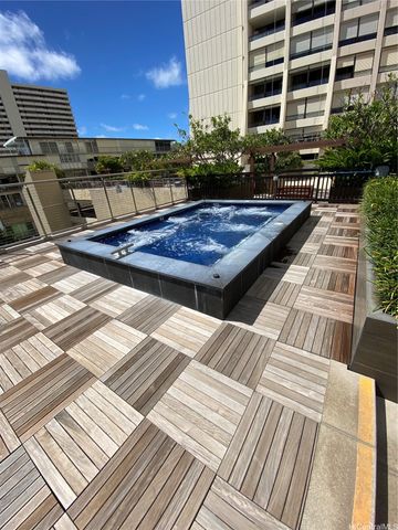 1717 Mott Smith Drive 3, Honolulu, HI 96822