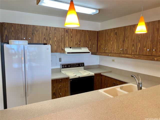 1717 Mott Smith Drive 3, Honolulu, HI 96822