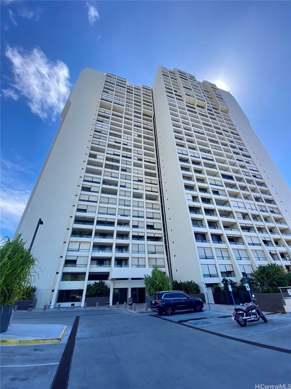 1717 Mott Smith Drive 3, Honolulu, HI 96822