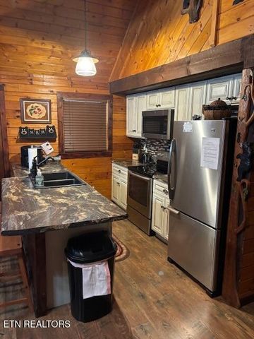 2308 Hidden Mountain Rd, Sevierville, TN 37876