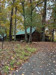 2308 Hidden Mountain Rd, Sevierville, TN 37876