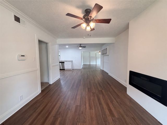137 S Valera Court, Fort Worth, TX 76134