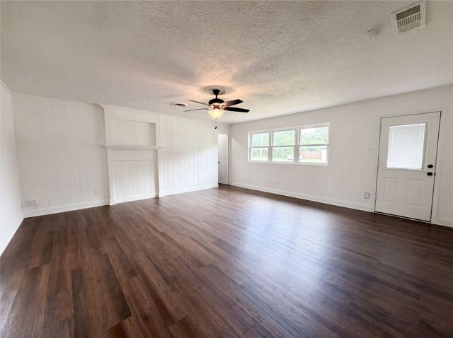 137 S Valera Court, Fort Worth, TX 76134