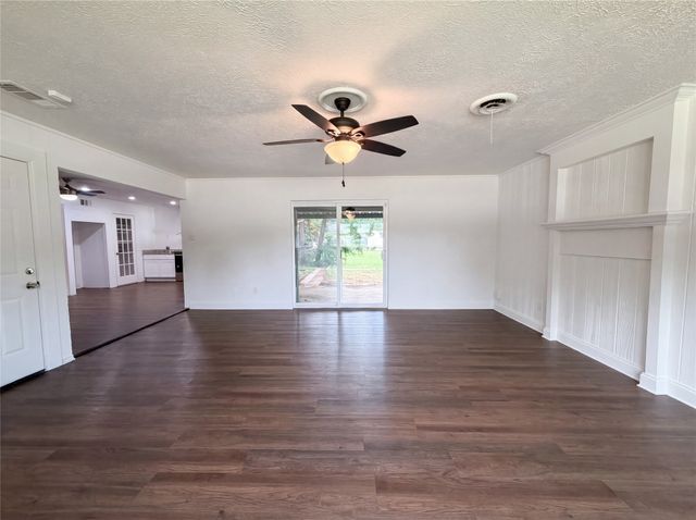 137 S Valera Court, Fort Worth, TX 76134