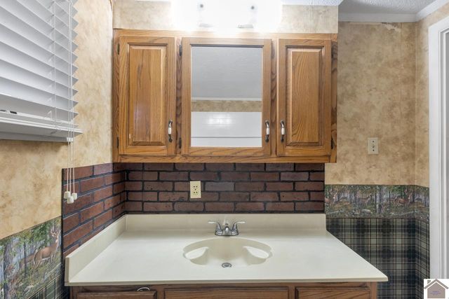 38 Elmhurst Lane, Murray, KY 42071