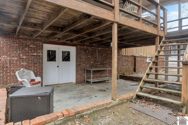 38 Elmhurst Lane, Murray, KY 42071