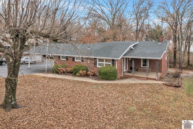 38 Elmhurst Lane, Murray, KY 42071