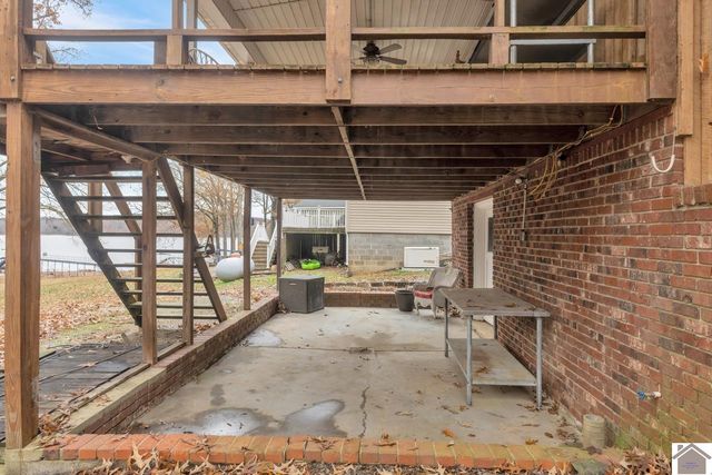 38 Elmhurst Lane, Murray, KY 42071