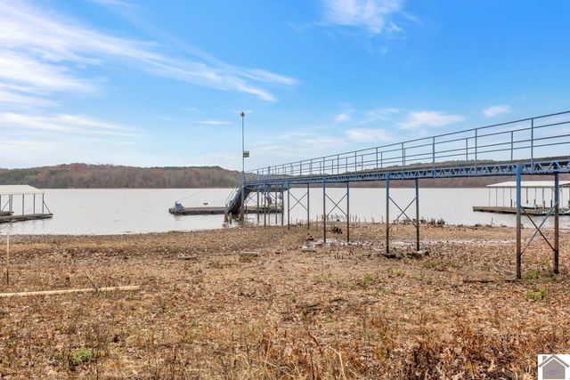 38 Elmhurst Lane, Murray, KY 42071