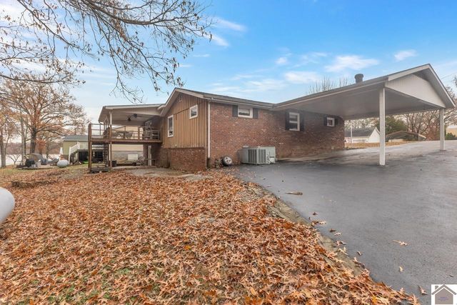 38 Elmhurst Lane, Murray, KY 42071