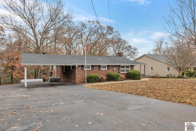 38 Elmhurst Lane, Murray, KY 42071