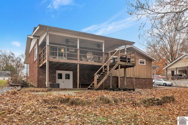 38 Elmhurst Lane, Murray, KY 42071