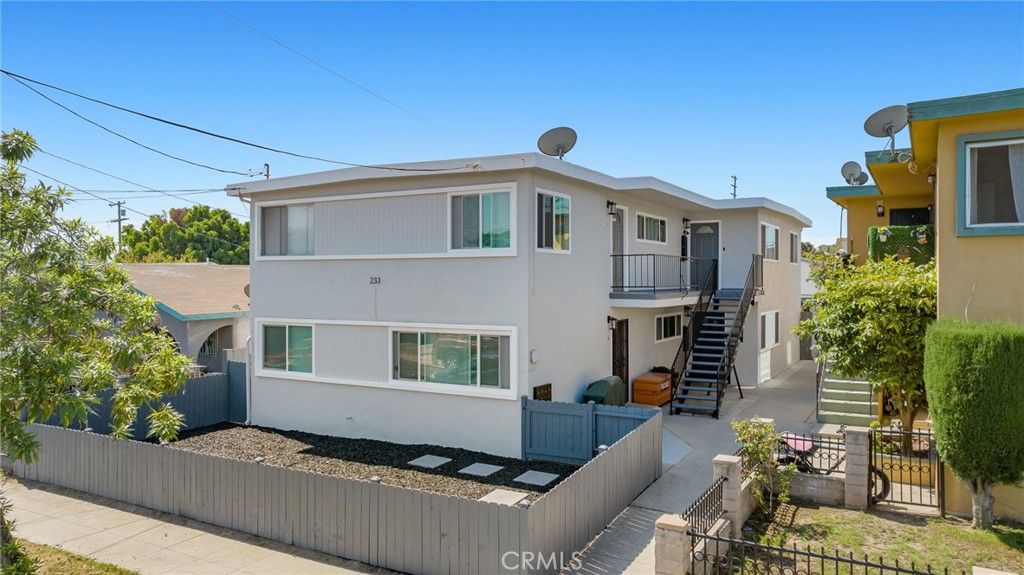 233 W Oliver Street, San Pedro, CA 90731 — exterior