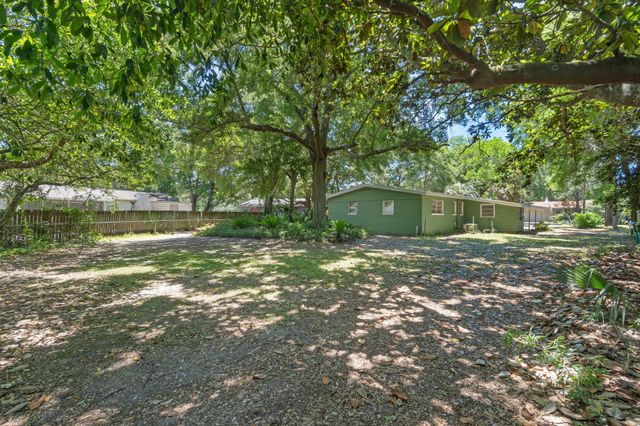 28 Magnolia Drive, Mary Esther, FL 32569