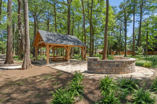 28 Magnolia Drive, Mary Esther, FL 32569