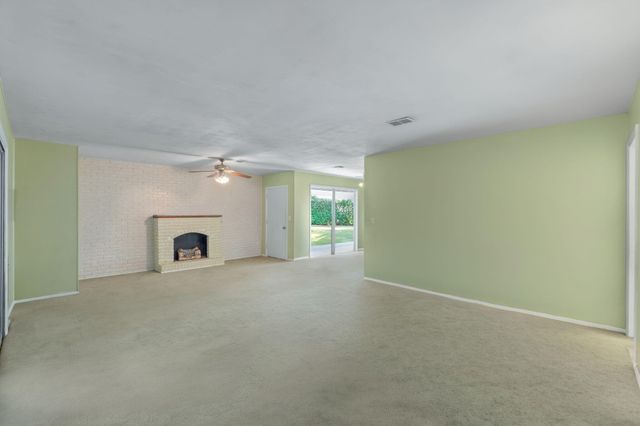 28 Magnolia Drive, Mary Esther, FL 32569