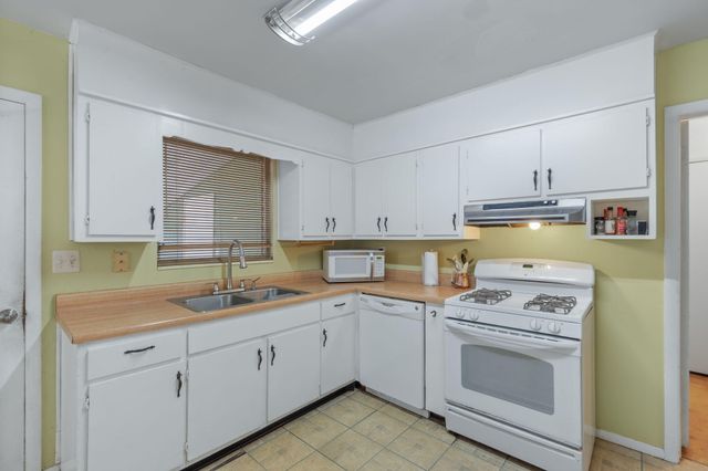28 Magnolia Drive, Mary Esther, FL 32569