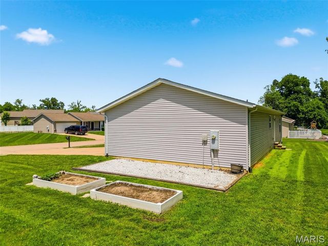 34 Parkway Drive, Troy, MO 63379