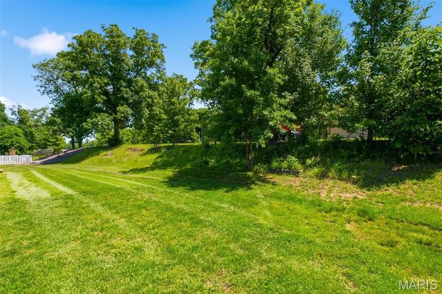 34 Parkway Drive, Troy, MO 63379