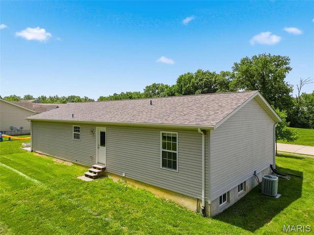 34 Parkway Drive, Troy, MO 63379