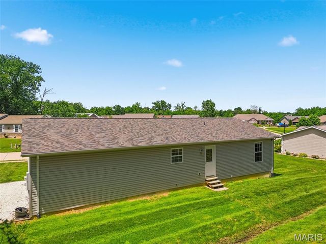 34 Parkway Drive, Troy, MO 63379