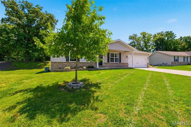 34 Parkway Drive, Troy, MO 63379