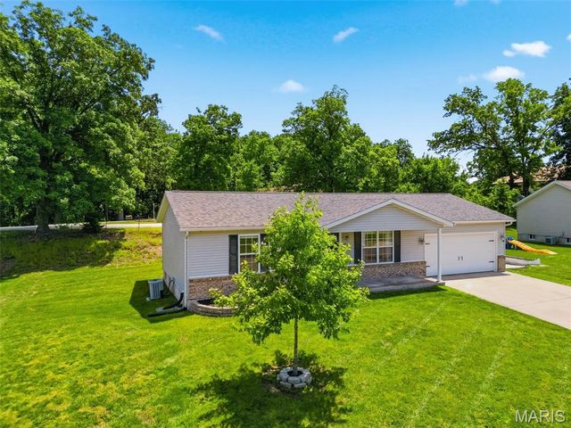 34 Parkway Drive, Troy, MO 63379