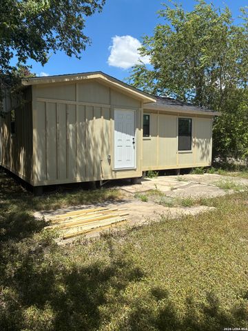 902 AARON PL, San Antonio, TX 78221